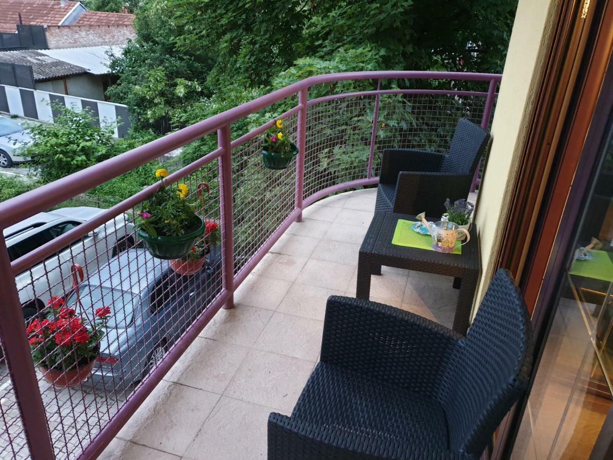Lux Apartman Čačak Exteriör bild