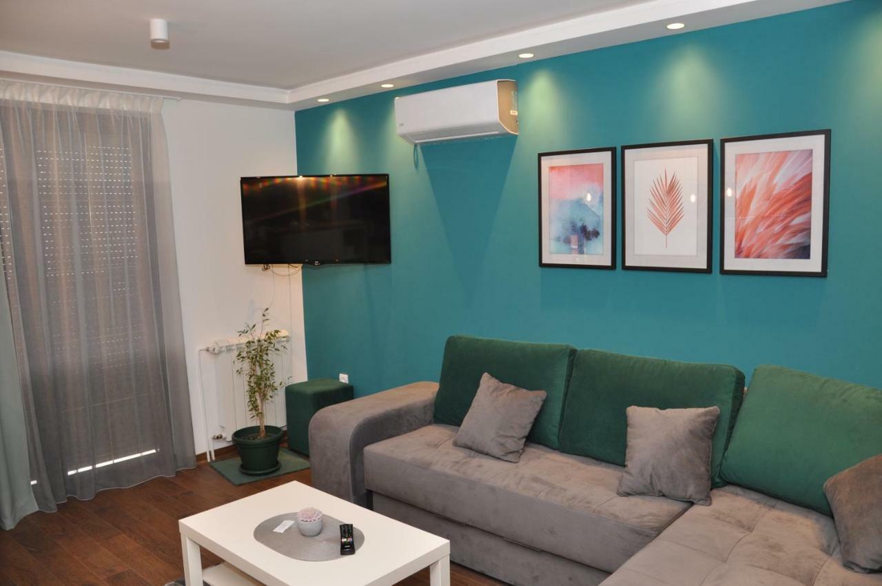 Lux Apartman Čačak Exteriör bild