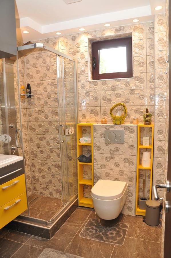 Lux Apartman Čačak Exteriör bild