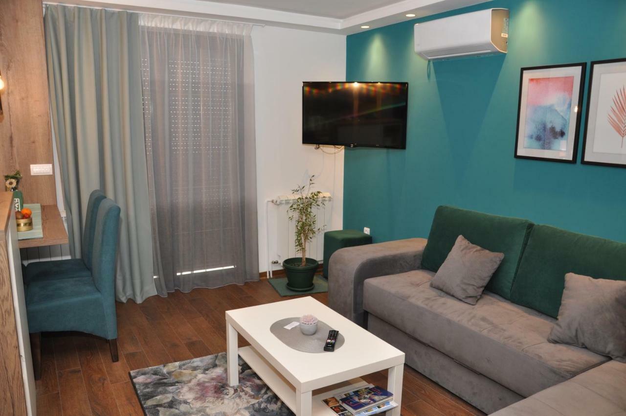 Lux Apartman Čačak Exteriör bild