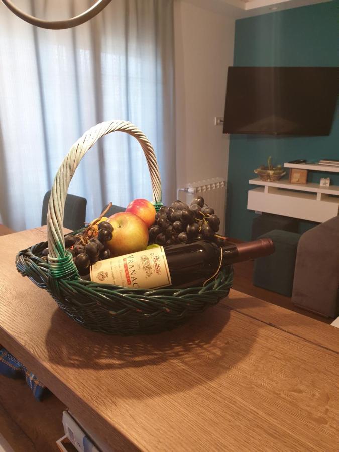 Lux Apartman Čačak Exteriör bild
